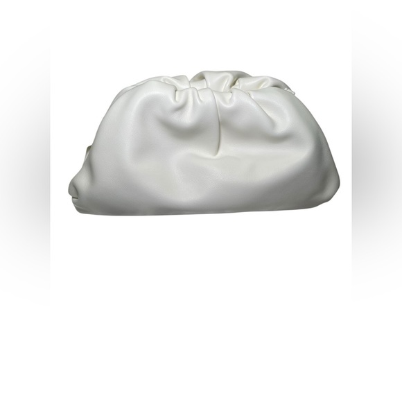 Understated Leather White Vegan Clutch Bag NWT Gold Chain Tassel Detail - Picture 5 of 6